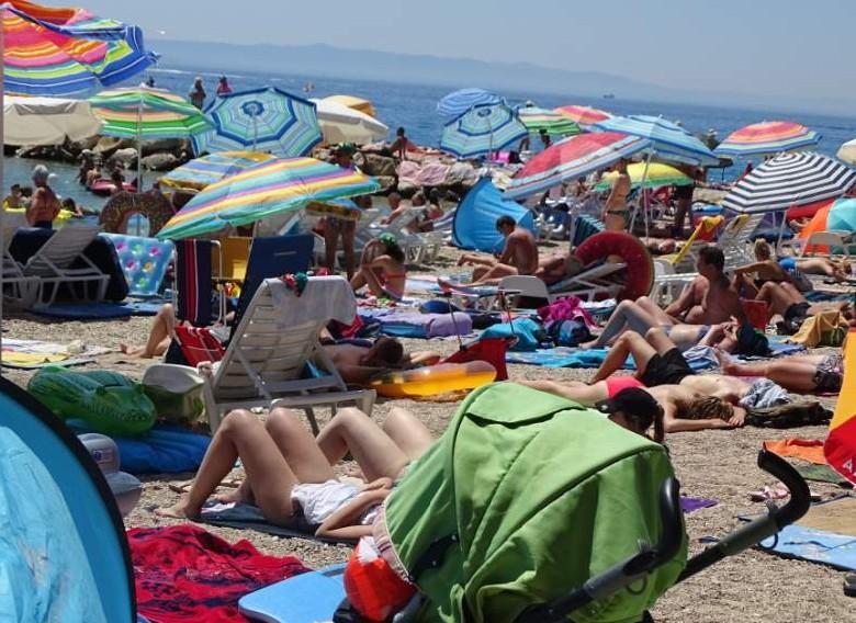 Makarska rivijera: Mjesta na plaži "bukiraju" se i prije šest ujutro