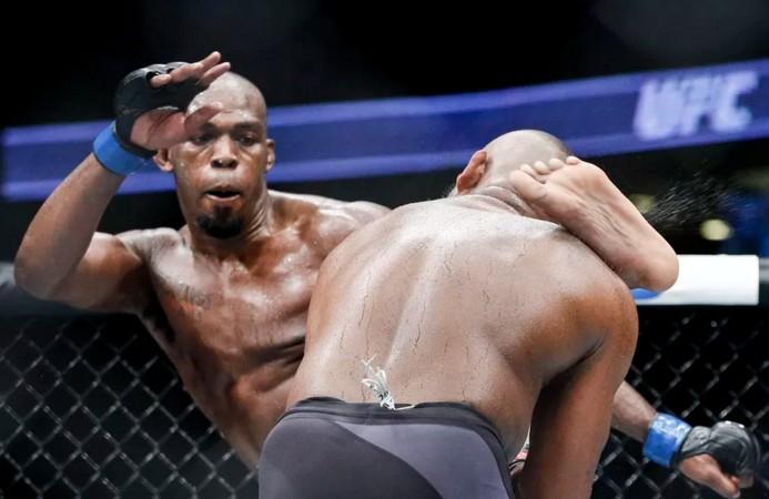 UFC 214: Jones brutalno nokautirao Cormiera i ponovo postao prvak u poluteškoj kategoriji