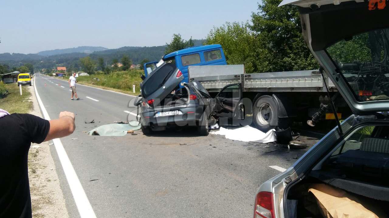 Na licu mjesta | Dramatični prizori u Lukavcu: Poginuli majka i sin iz Zenice, poznati identiteti