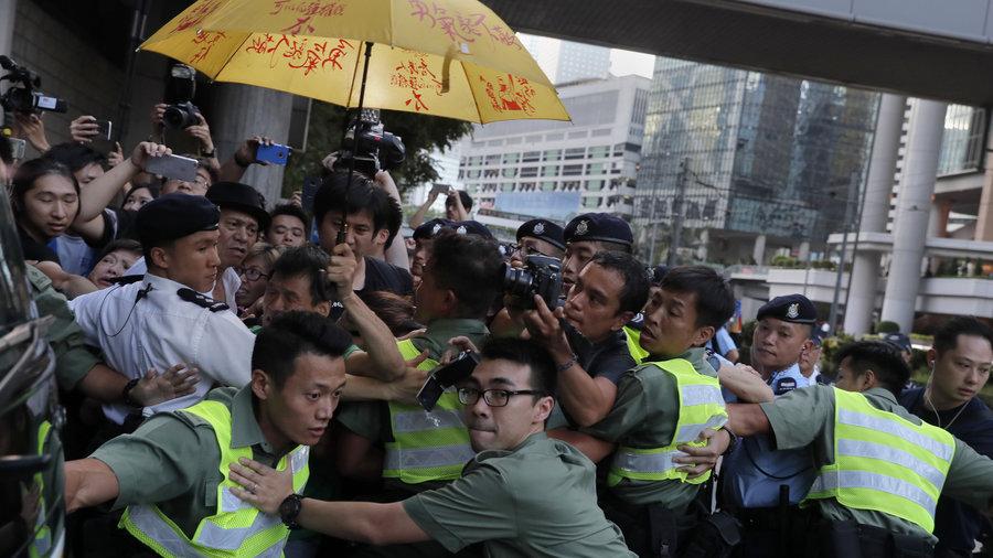 Revolucija kišobrana: Hiljade protestanata na ulicama Hong Konga