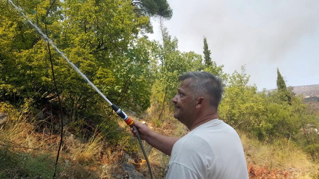 Ne prestaje drama u Čapljini: Iscrpljeni mještani se bore sa vatrom koja prijeti kućama, priželjkuju kišu i kraj agonije