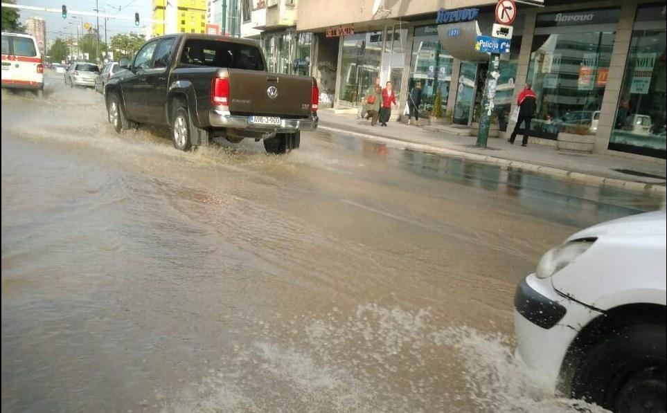 Ponovo pukla cijev na Marindvoru koja je jučer sanirana