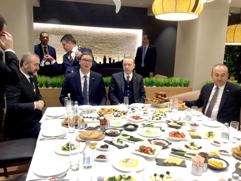 Meze, pa večera: Vučić i Erdogan uživali u turskim specijalitetima