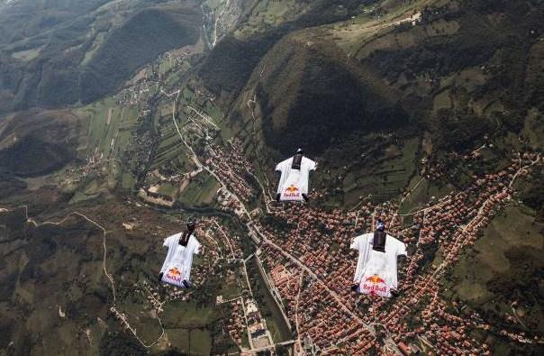 Red Bull Sky Dive tim: Let iznad Bosanske doline piramida