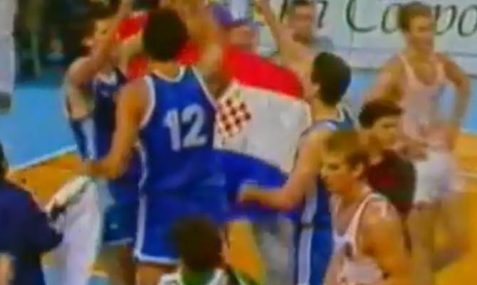 Oglasio se čovjek kojem je Divac oteo hrvatsku zastavu: Nakon 27 godina otkrivena istina o incidentu koji je izazvao buru