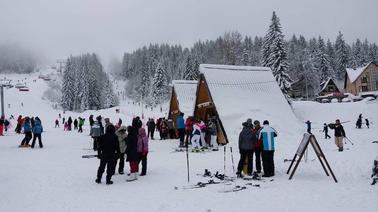 Idealni vremenski uvjeti za skijanje: Jahorina puna posjetilaca