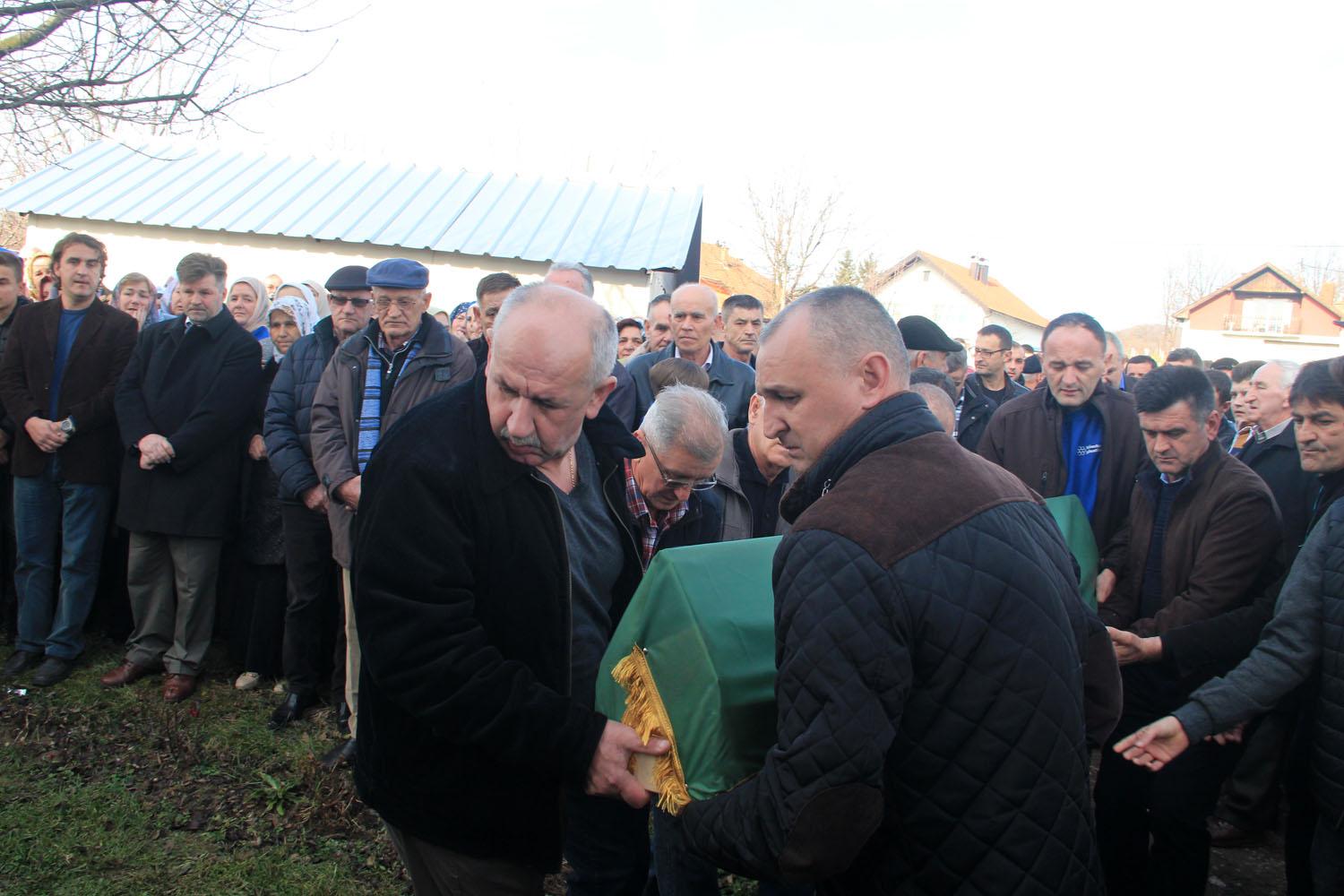 Otac Suljo smogao snage da progovori na posljednjem ispraćaju svoje kćerke jedinice