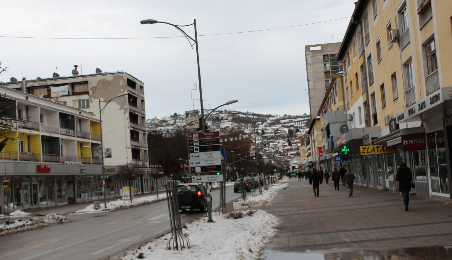 Doboj: Sa pulta u prodavnici ukradena ženska torbica u kojoj je bilo 7.000 KM