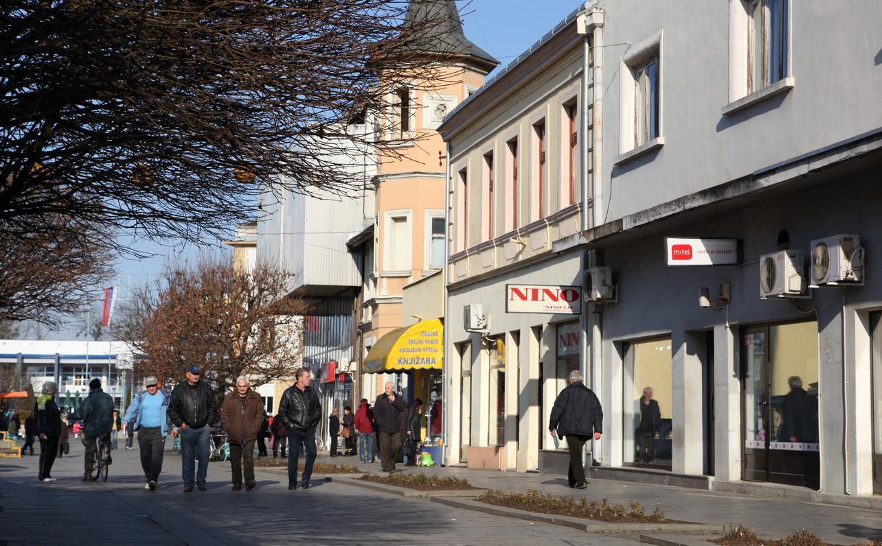 Bosanska Dubica: U strahu nije prijavio nasilnika koji ga je drškom pištolja tukao po glavi