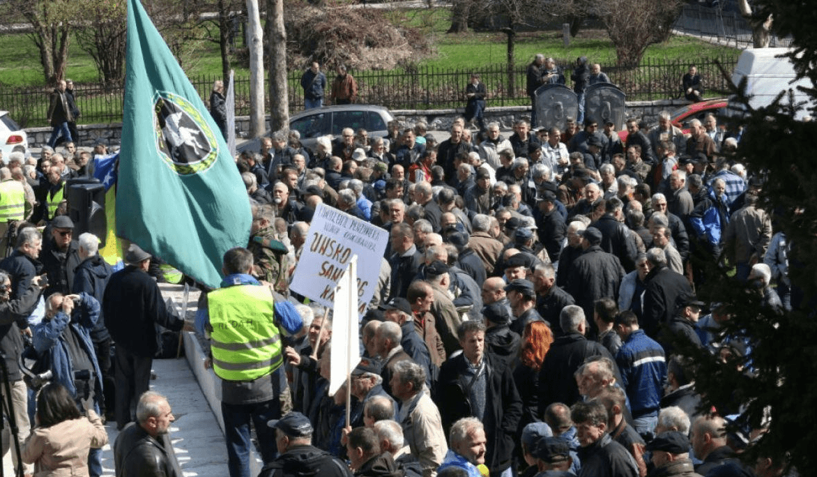 Na demonstracije dolazi više od 4.000 boraca!