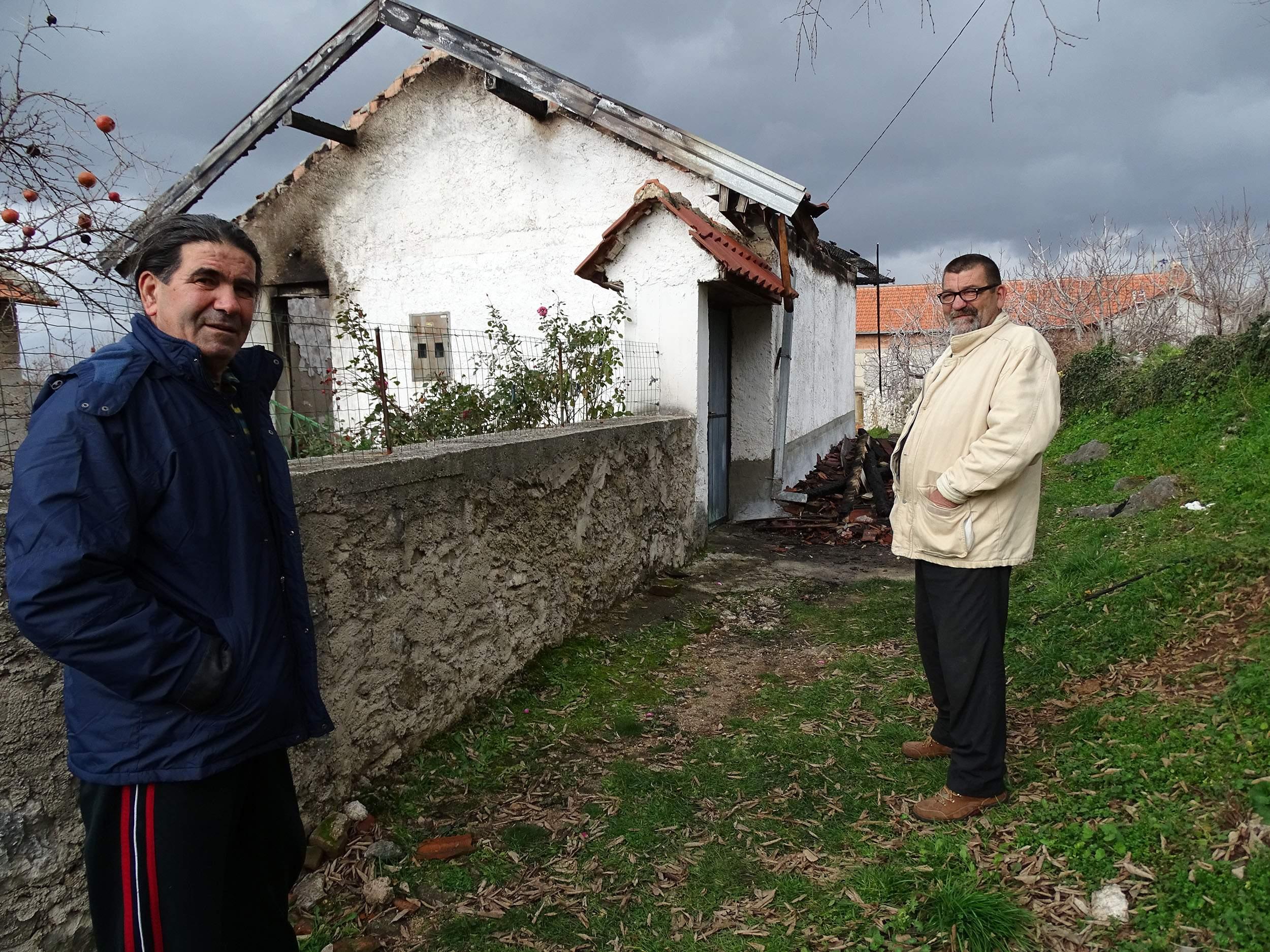 Horor scena koja će doživotno ostati urezana u pamćenje vatrogasaca: Ispod zgarišta pronašli sklupčano tijelo starice