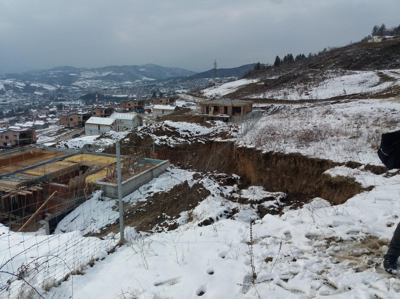 Gradnja „Poljine Hillsa“ izazvala klizište, ugroženo cijelo naselje!