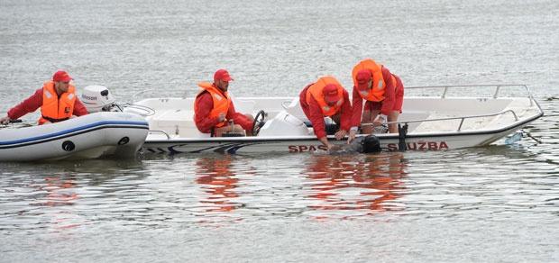 Prevrnuo se splav na Zapadnoj Moravi, potraga za muškarcem