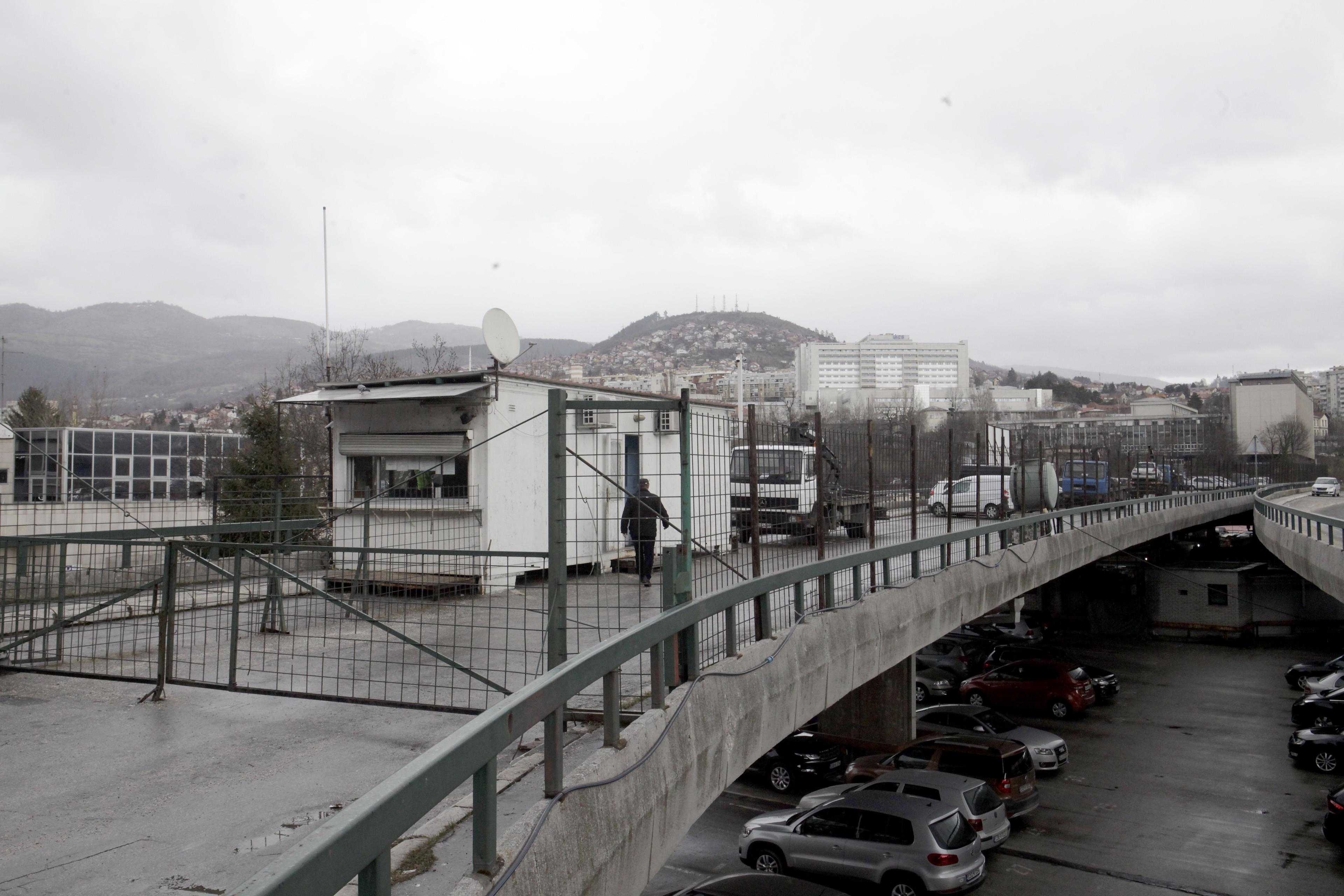 Radnika tukli pištoljima, vezali i prijetili mu smrću