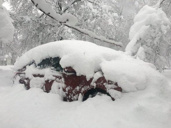 Snježna oluja na sjeveroistoku SAD: Odgođeni letovi, nema struje