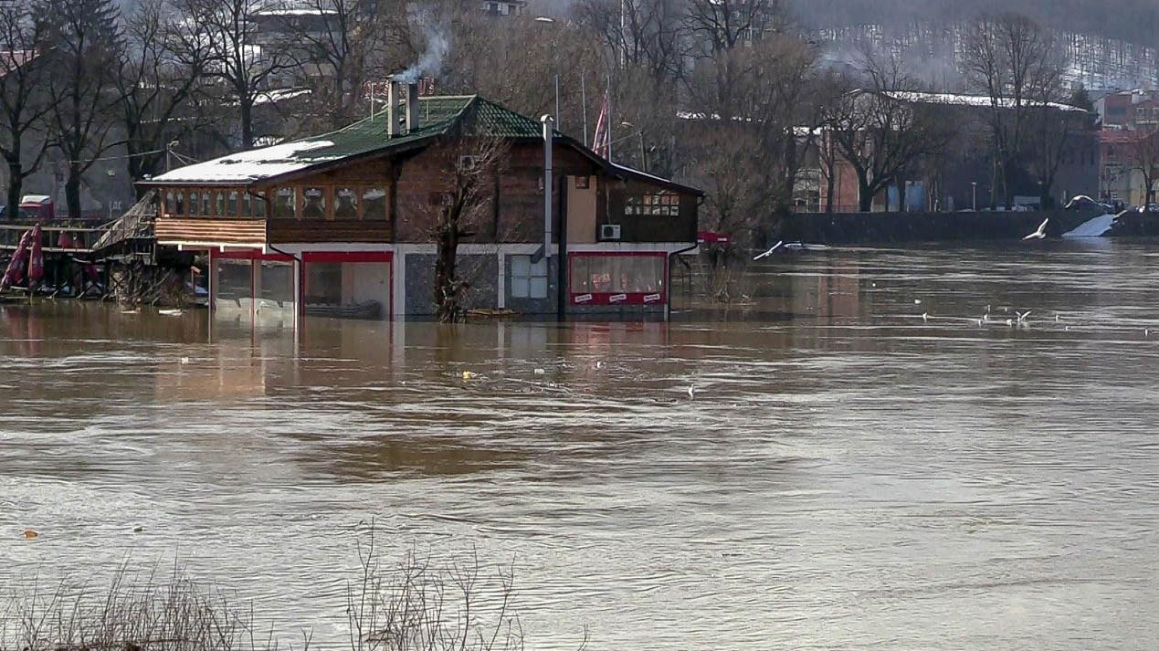 Bosanski Novi i Bosanska Kostajnica: Porast vodostaja Une i Sane, u prekidu lokalni putevi