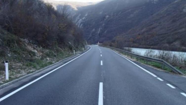 Zbog izlijevanja Une obustavljen saobraćaj na dionici Špilja - Vrioci