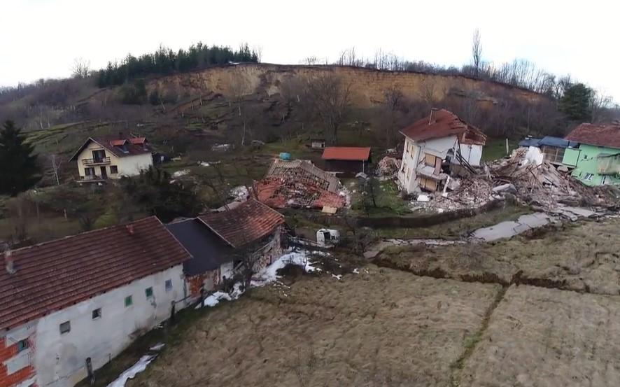 Hrvatska Kostajnica: Unesrećeni od države traže nove kuće