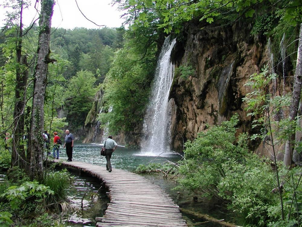 Plitvička jezera: Pravila selfi i poginula, završila u provaliji od 70 metara