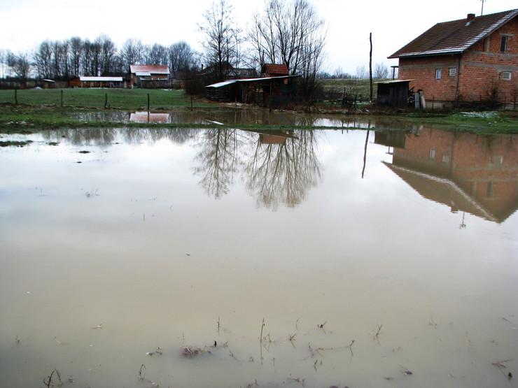 Vodostaj Save miruje, zaštitni vodni objekti stabilni