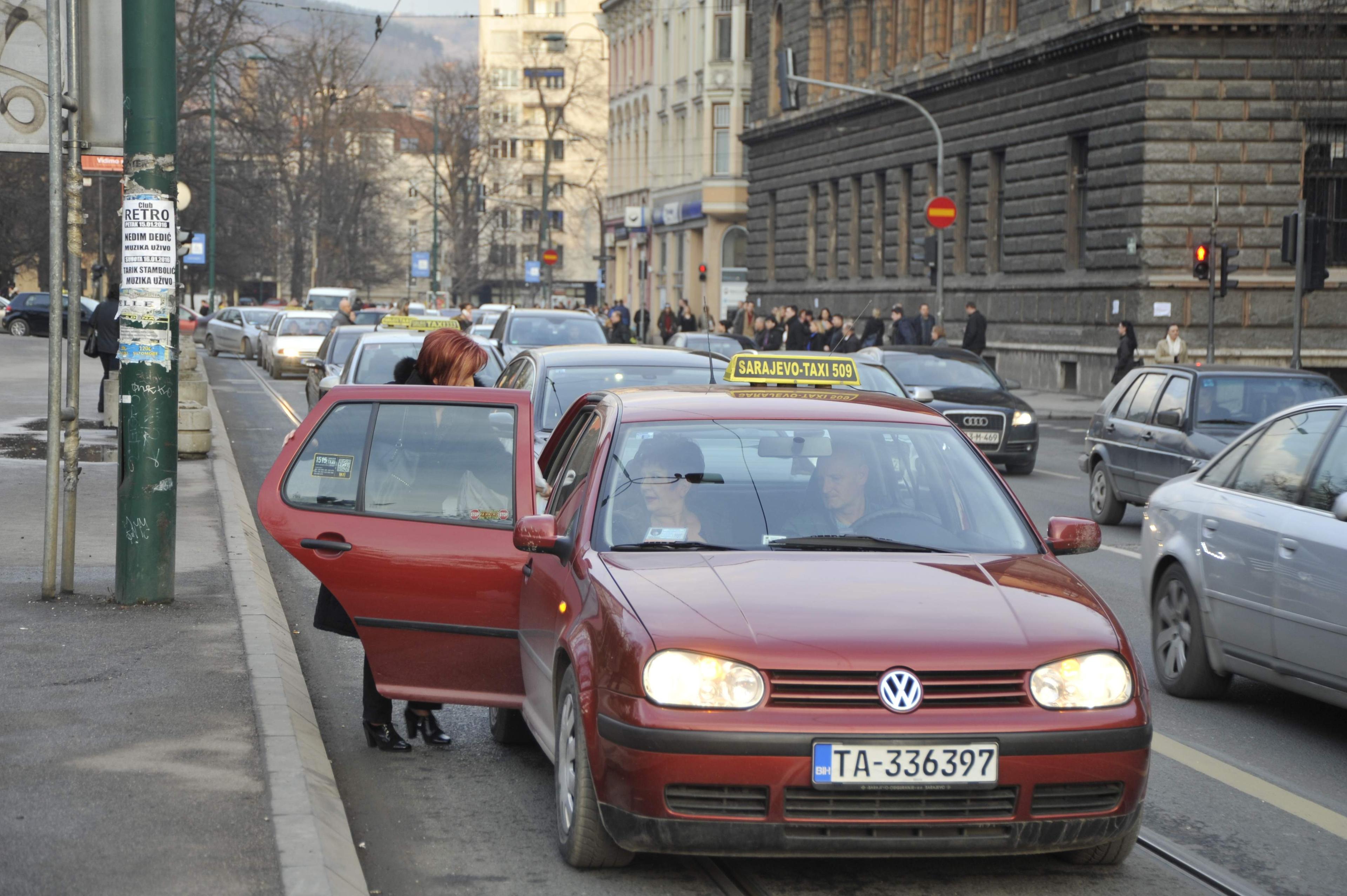 „Sarajevotaxi“: Ministarstvo nije uskladilo cjenovnik