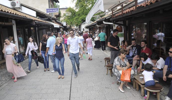 U BiH danas sunčano i toplo, poslije podne kiša