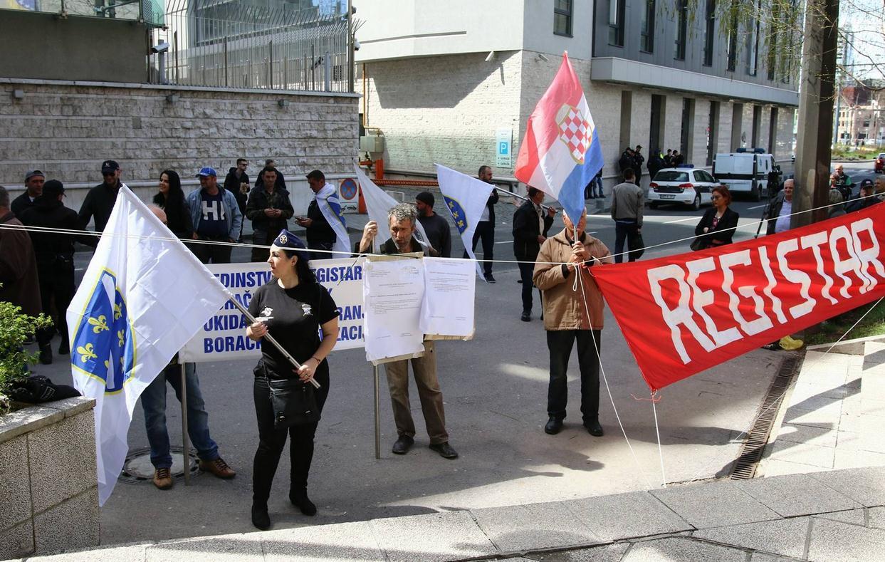 Neće odustati, nastavljaju borbu dok vlast ne ispuni zahtjeve