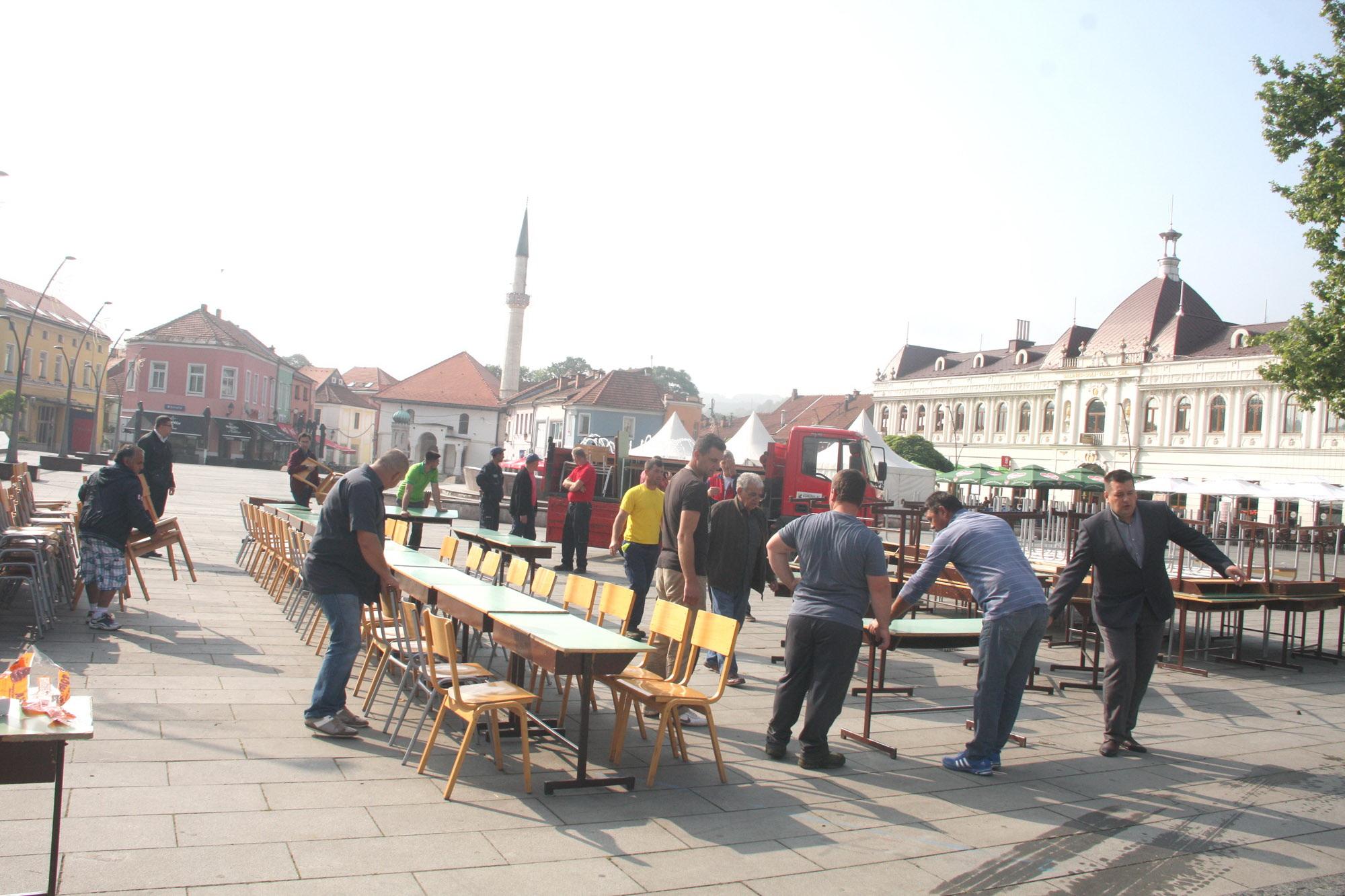 Večeras na Trgu slobode u Tuzli zajedno će iftariti 2.000 vjernika