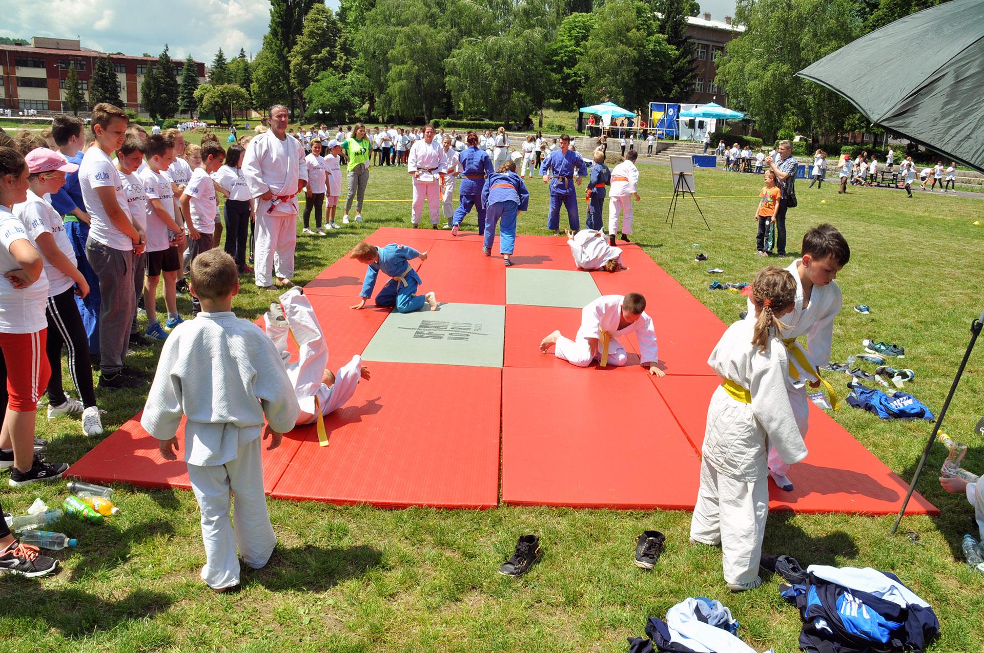 Više od 400 osnovaca uživalo u sportskim takmičenjima i druženju