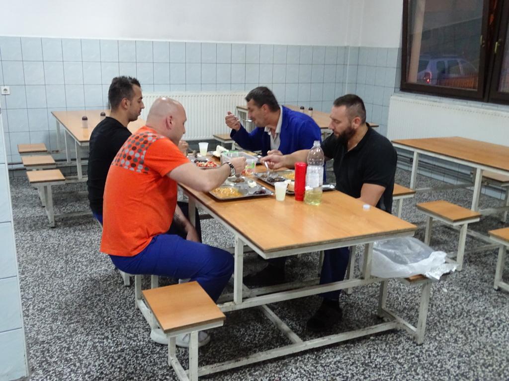 Kako ramazanske dane provode osuđenici u KPZ-u Zenica: Iftari i sehuri su bogati, manje je iskušenja