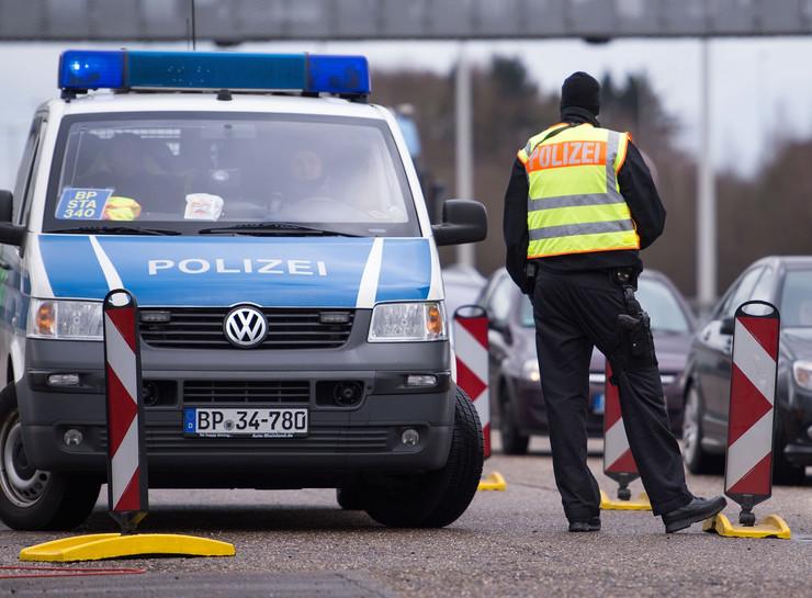 Policija traga za napadačem koji je nožem ubio djevojku