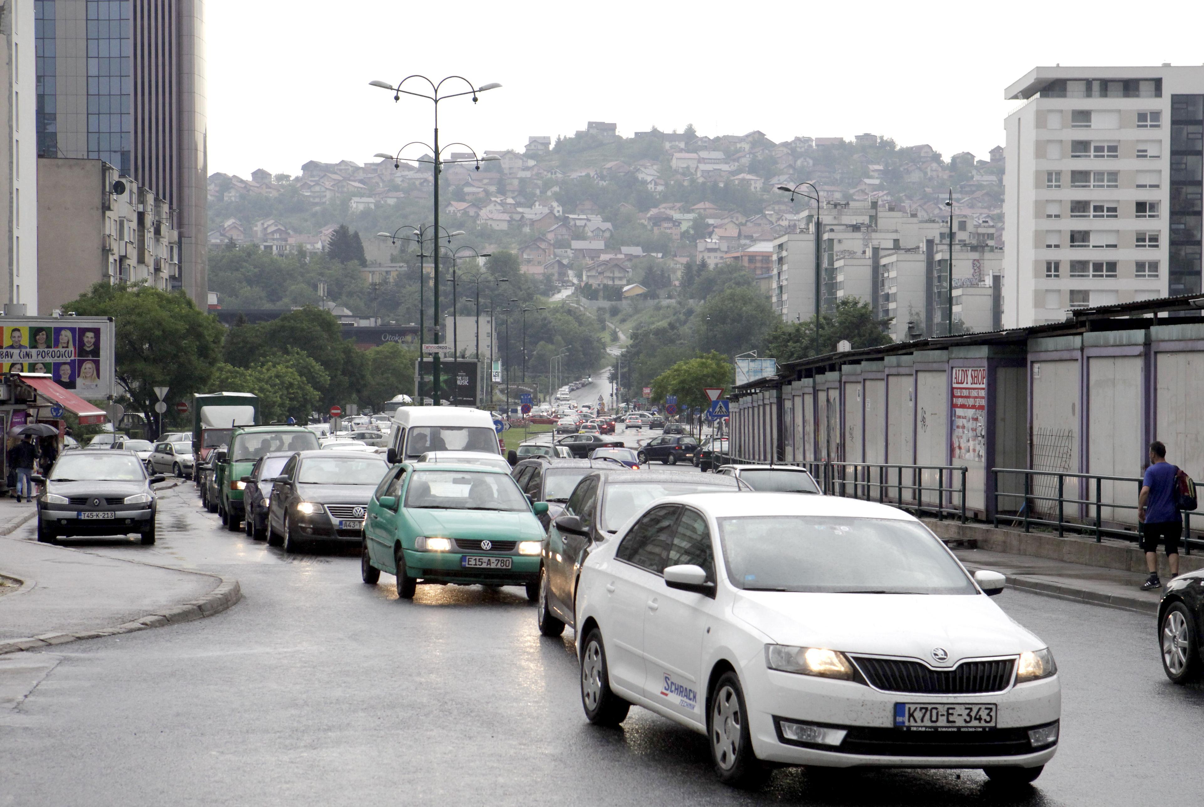 Smanjenjem carina na uvoz vozila i poboljšanjem sigurnosti na cestama došlo bi do smanjenja zagađenja zraka