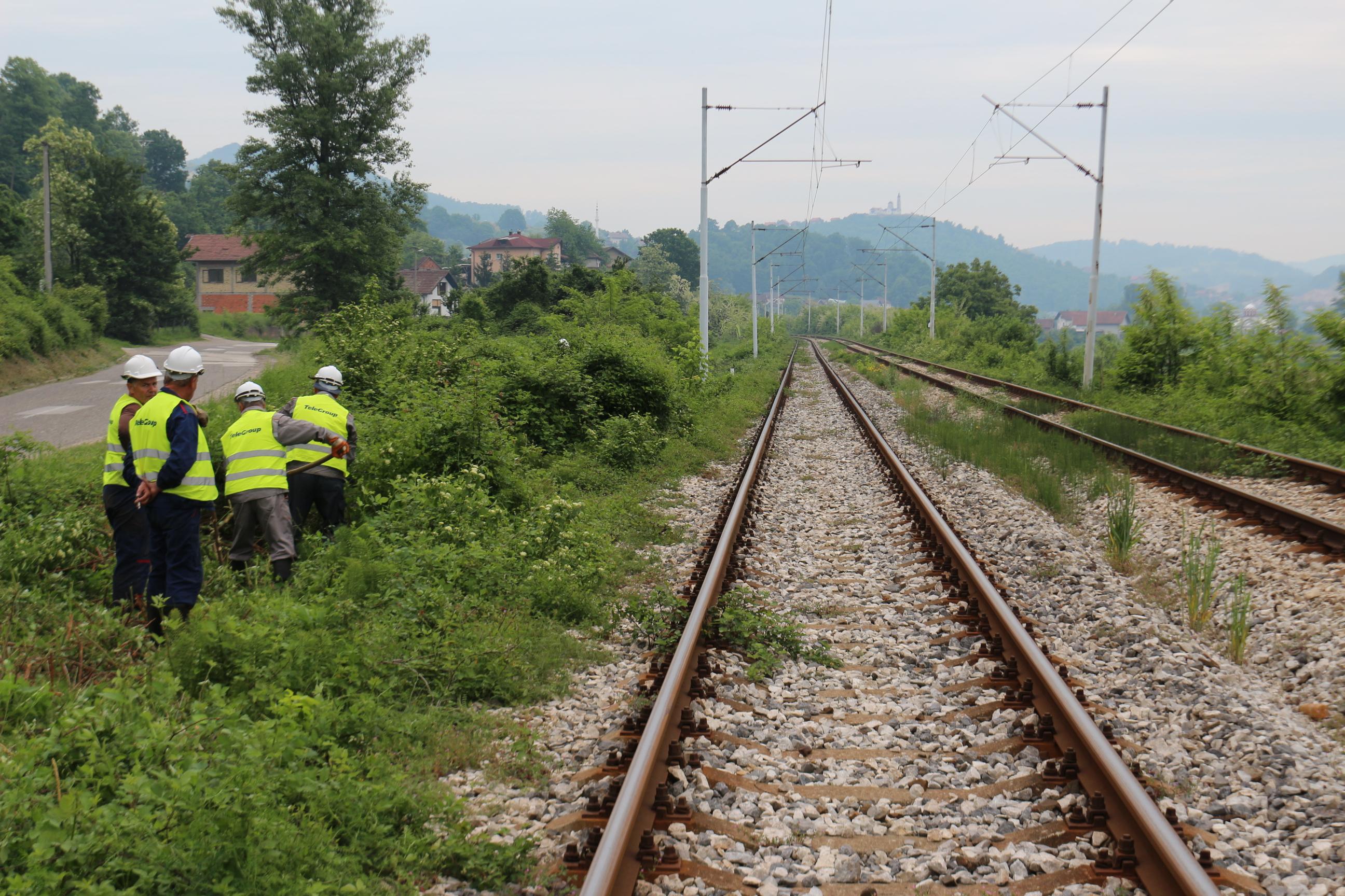 U Doboju pored pruge pronađeno beživotno tijelo 23-godišnjaka