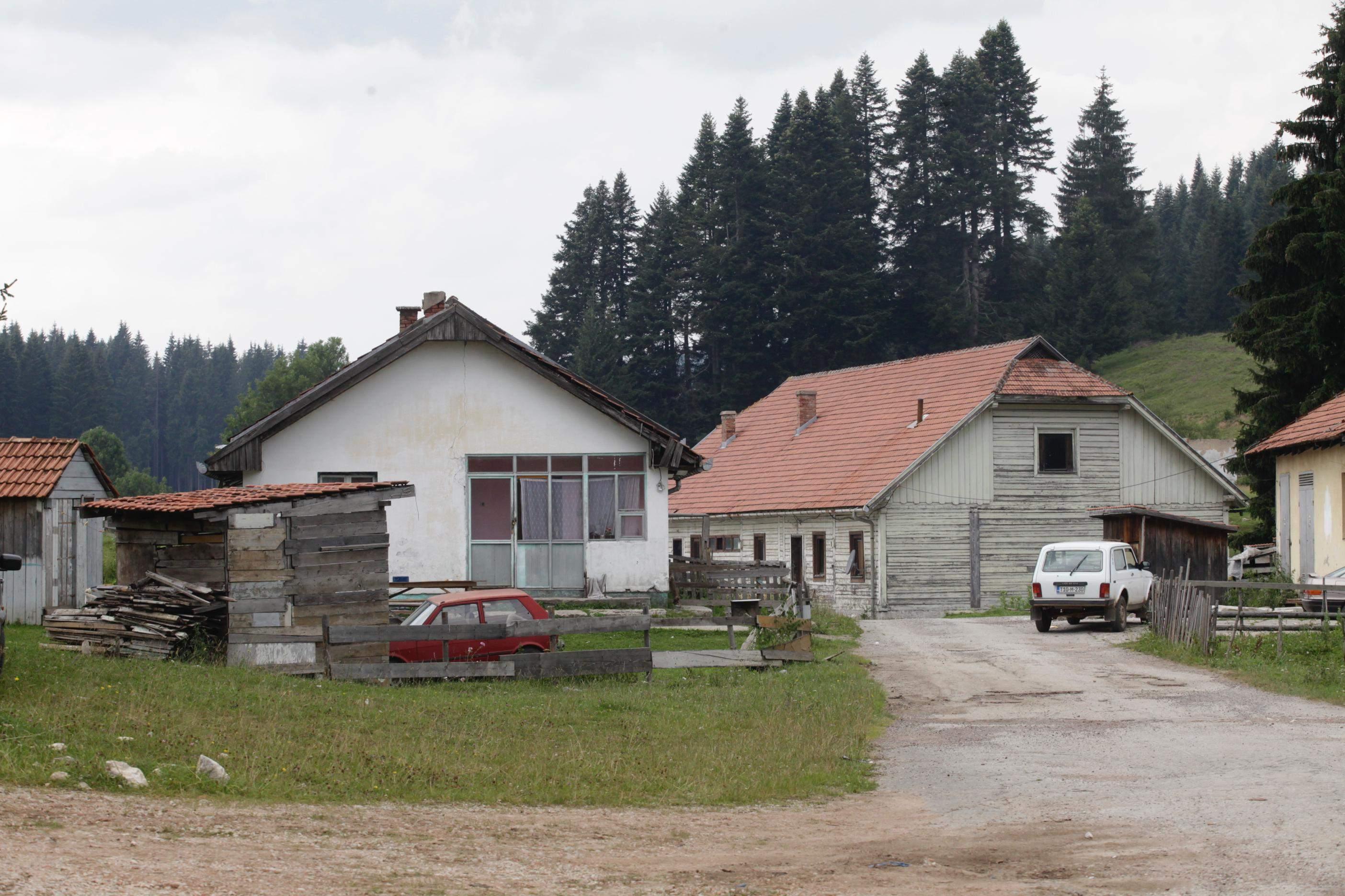 Hicima iz puške izrešetao ženinog ljubavnika u Golfu