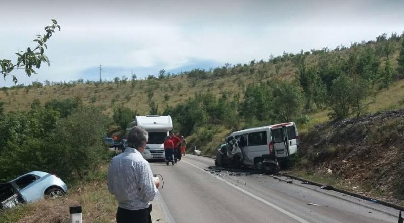 Teška nesreća kod Stoca, saobraćaj se odvija usporeno