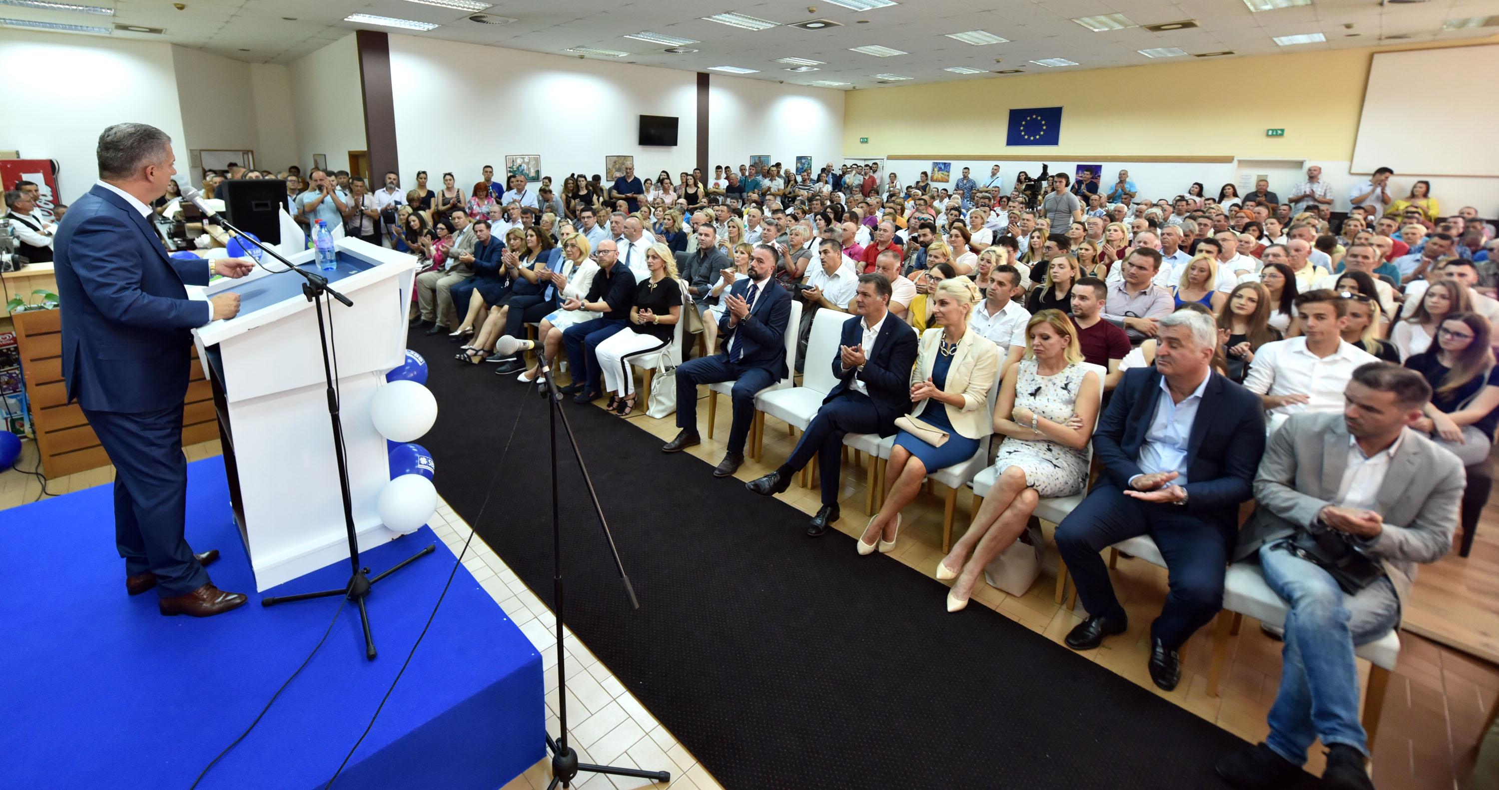 SBB postaje najjača bošnjačka stranka i s razlogom očekuje dvostruku pobjedu