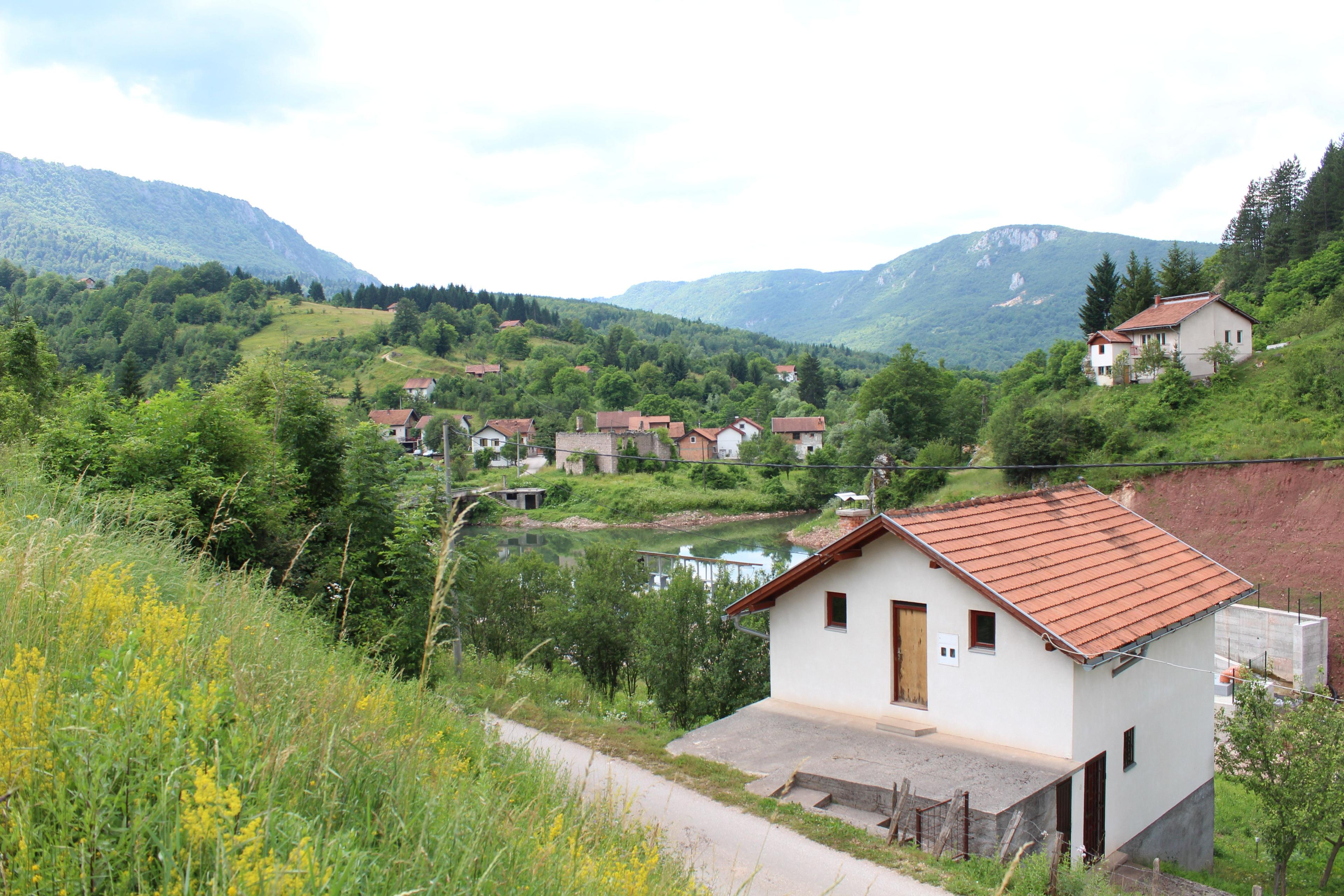 Ljudi nastoje da na svom topraku obave dužnost klanja kurbana i to je veoma važno