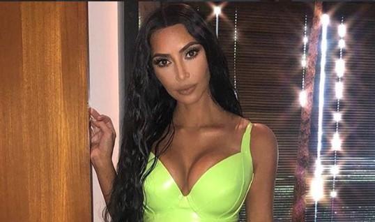 Kim Kardašijan predubokim izrezom izazvala lavinu komentara: "Poprilično je aljkava"