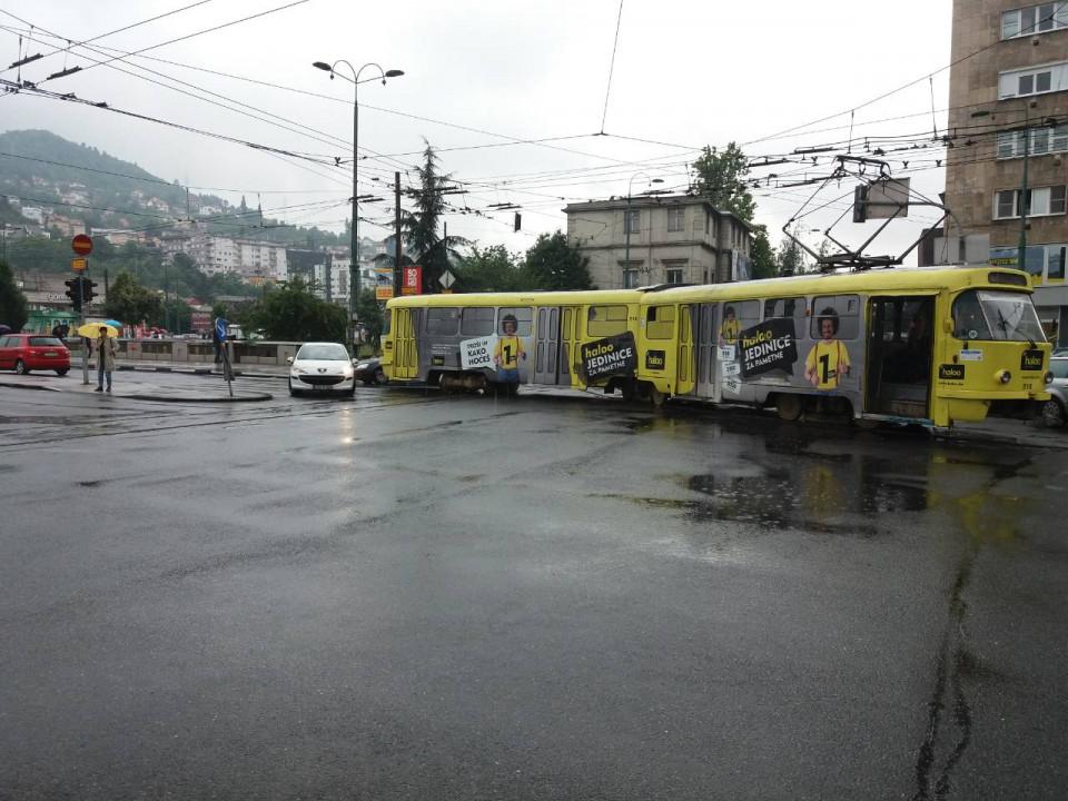 Tramvaj iskočio iz šina prošlog mjeseca - Avaz