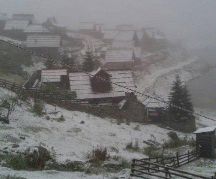 Snijeg se zabijelio na Vlašiću i Prokoškom jezeru