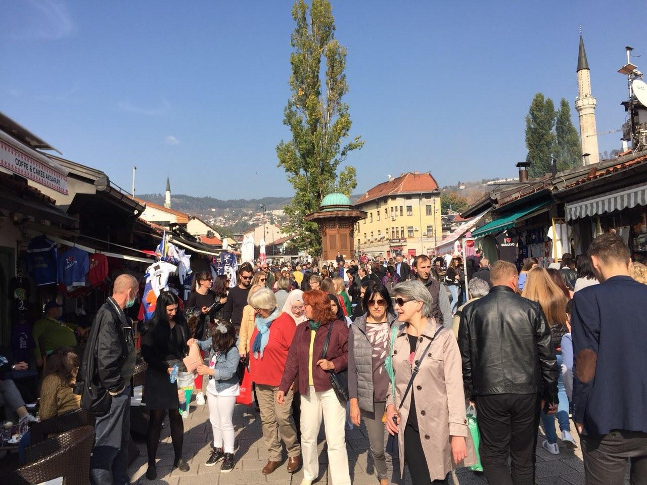 Turisti uživali u toplom danu - Avaz