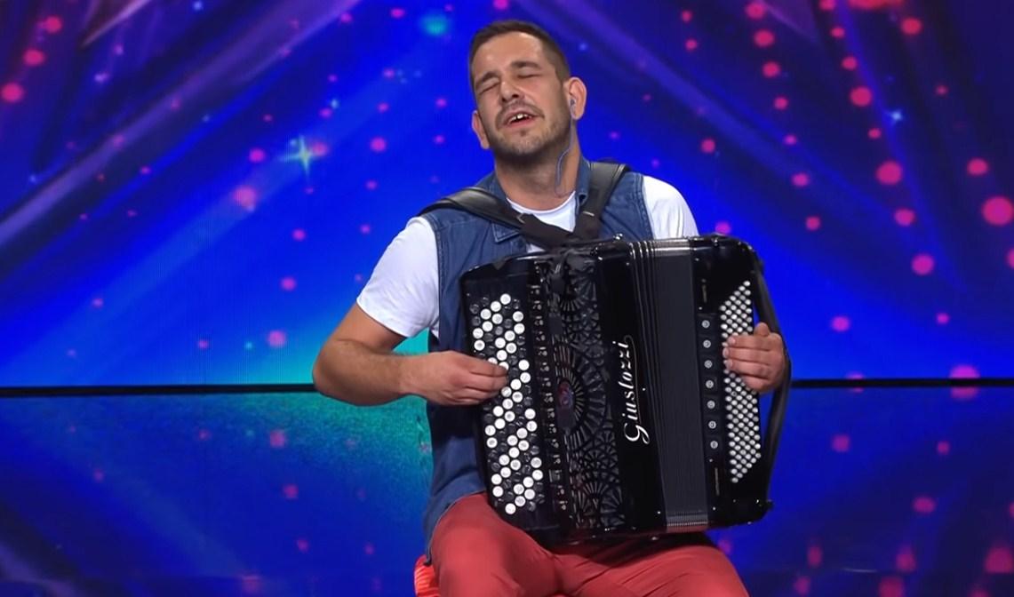 Samir oduševio fanove i žiri: Svira rok i tehno muziku na harmonici