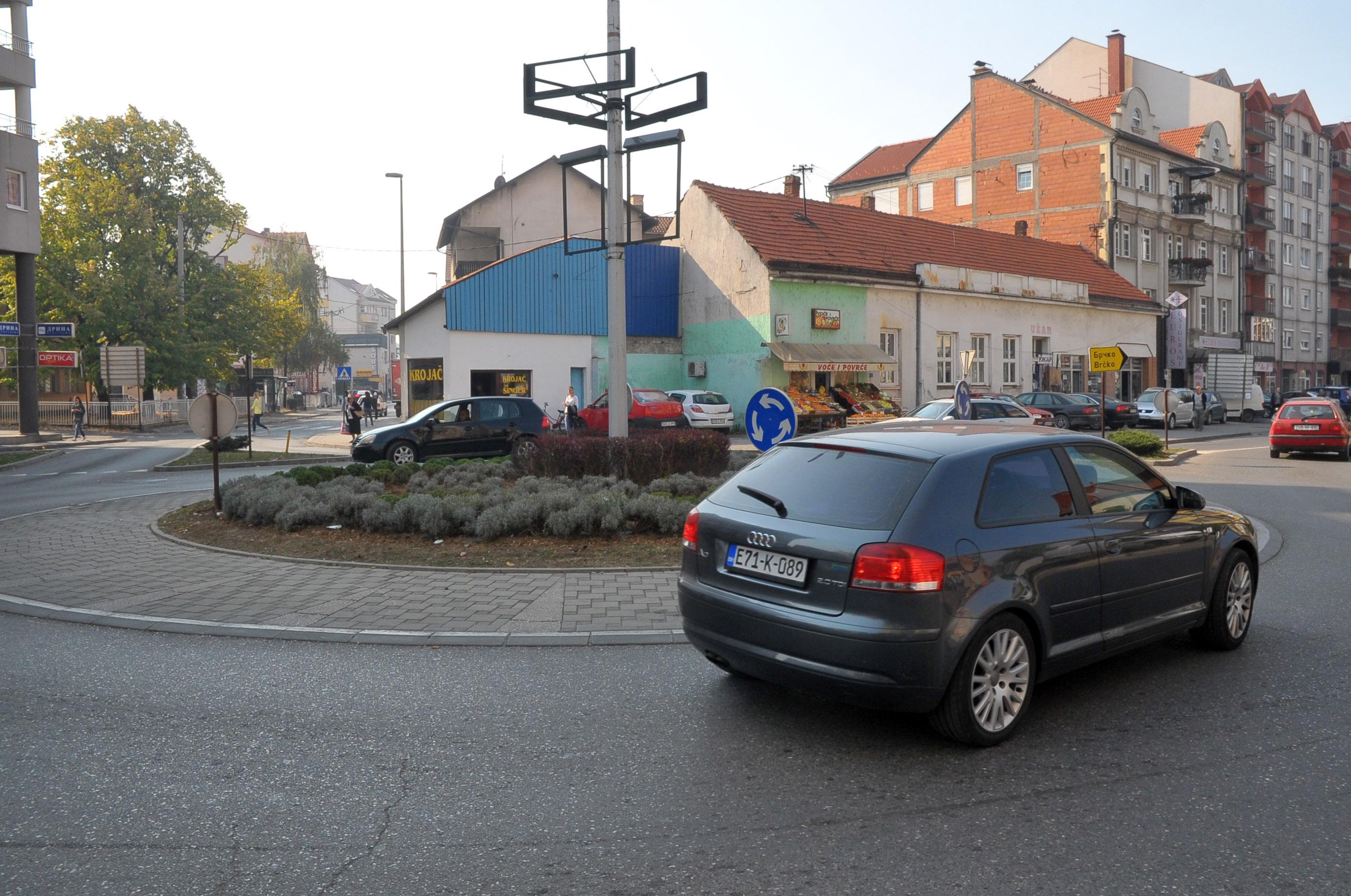 Kružni tok kod Dizdarevića rakrsnice - Avaz