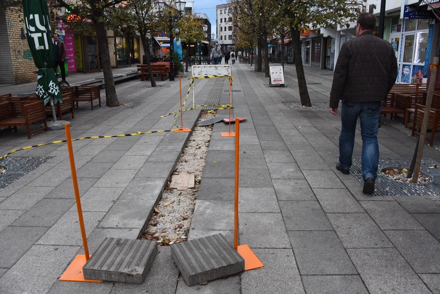 Iako je uloženo 700.000 KM Mala aleja na Ilidži ponovo prokopana