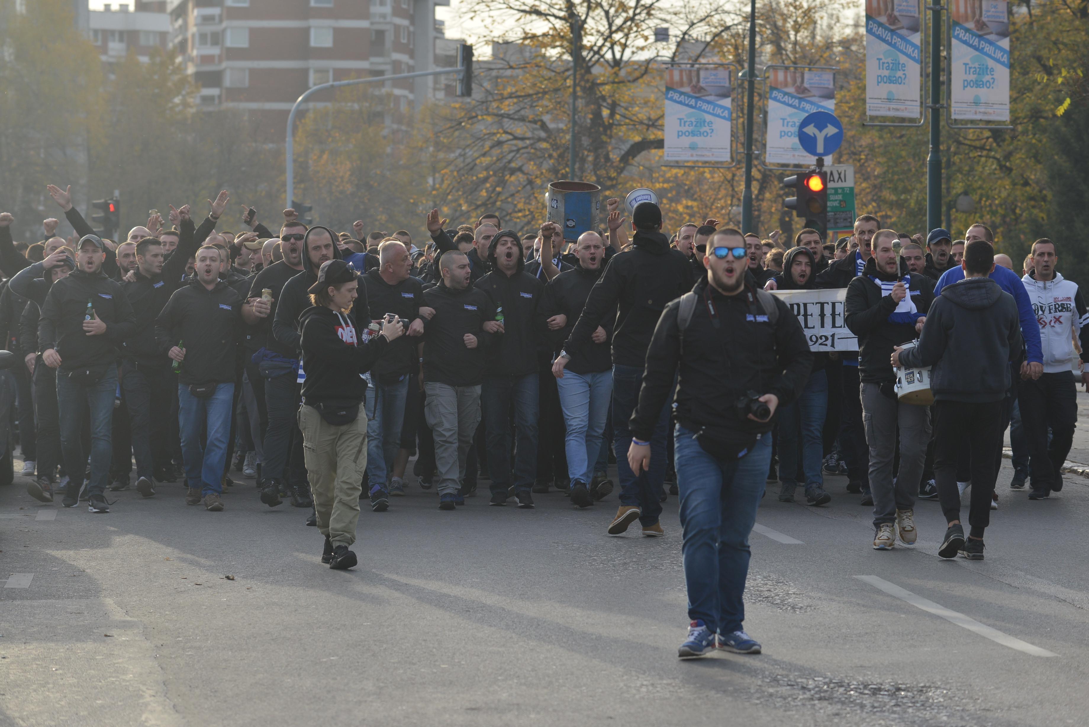 Korteo navijača Željezničara krenuo prema Koševu