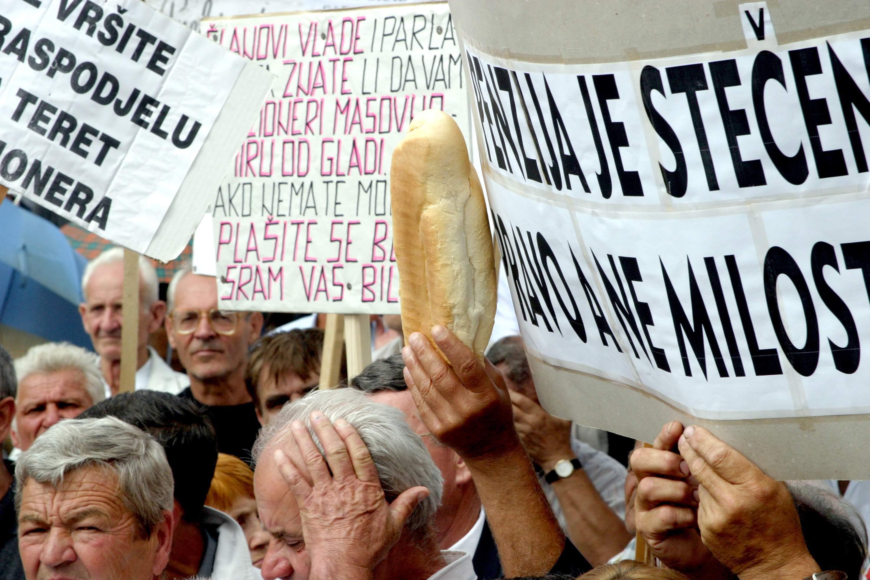 S protesta penzionera: Ukazali na teško stanje - Avaz