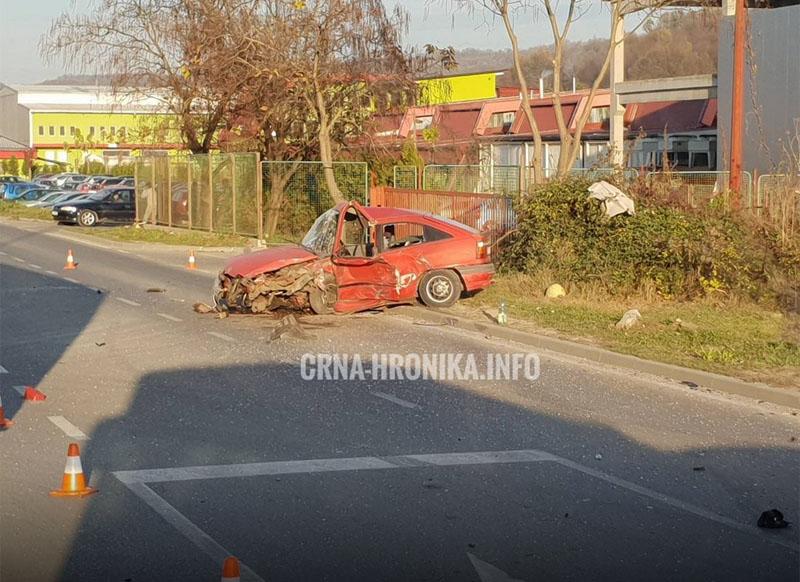 Jedna osoba smrtno stradala u teškoj nesreći u Tešnju