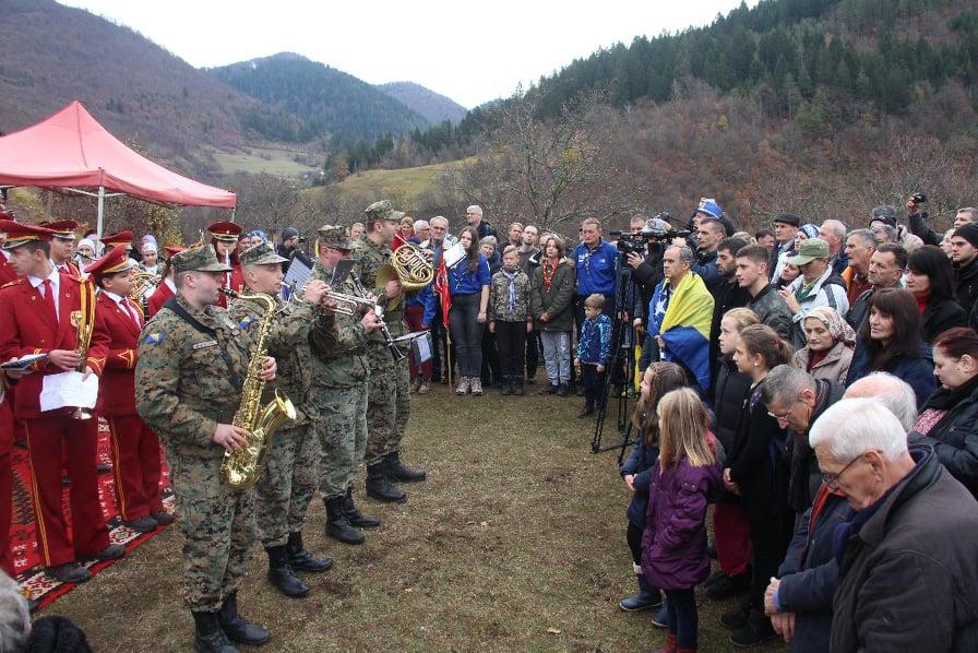 Oružane snage BiH prisustvovale obilježavanju Dana državnosti na Bobovcu: Ovdje su korijeni domovine BiH