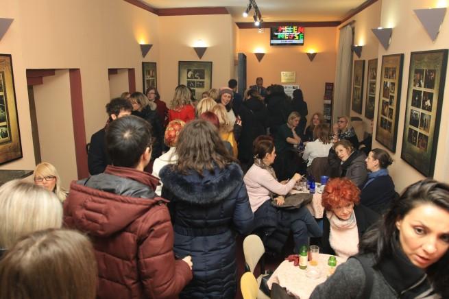 Ovacije i višeminutni aplauz za „Tri sestre“ u Kamernom teatru 55