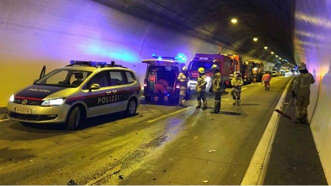 Trojica Bosanaca izazvala lančani sudar u austrijskom tunelu: Prvi stao, drugi ga udario, treći ih stigao